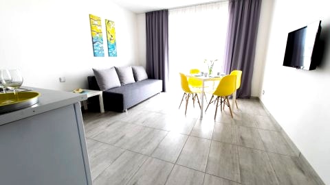 Dwupokojowy apartament z aneksem kuchennym