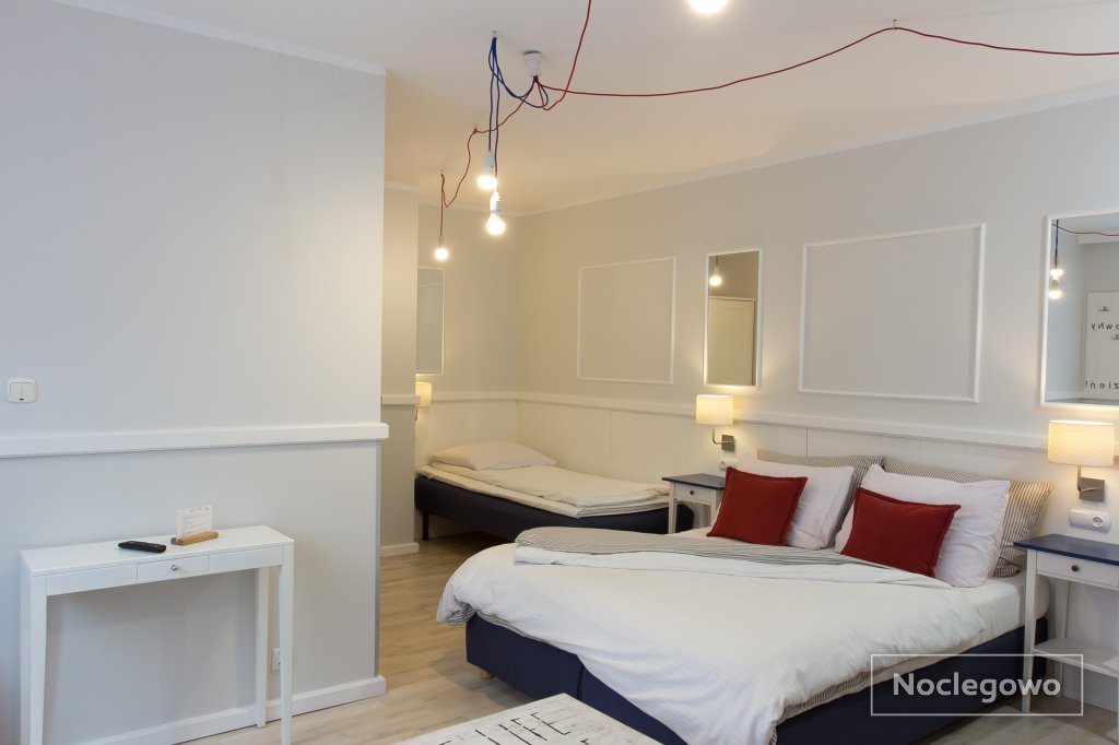 Pokój z aneksem kuchennym - Willa Karmazyn