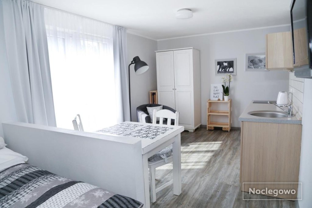 4 STRONY ŚWIATA Dom Gościnny