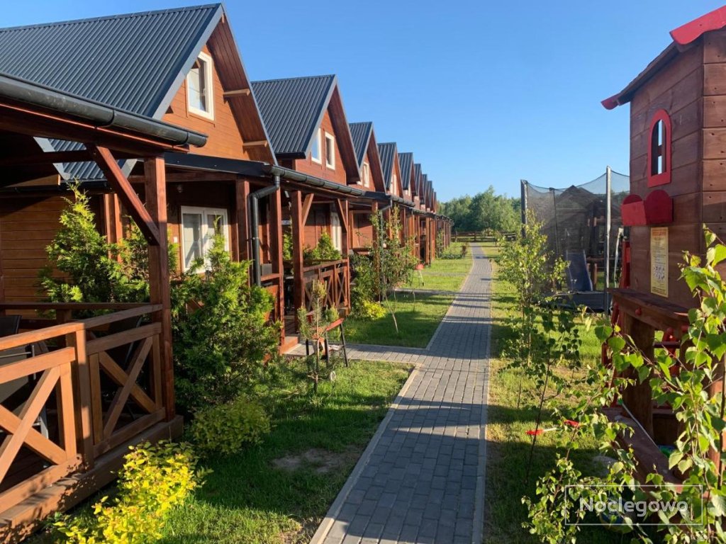 Pod Dębami Wicie- domki drewniane nad morzem