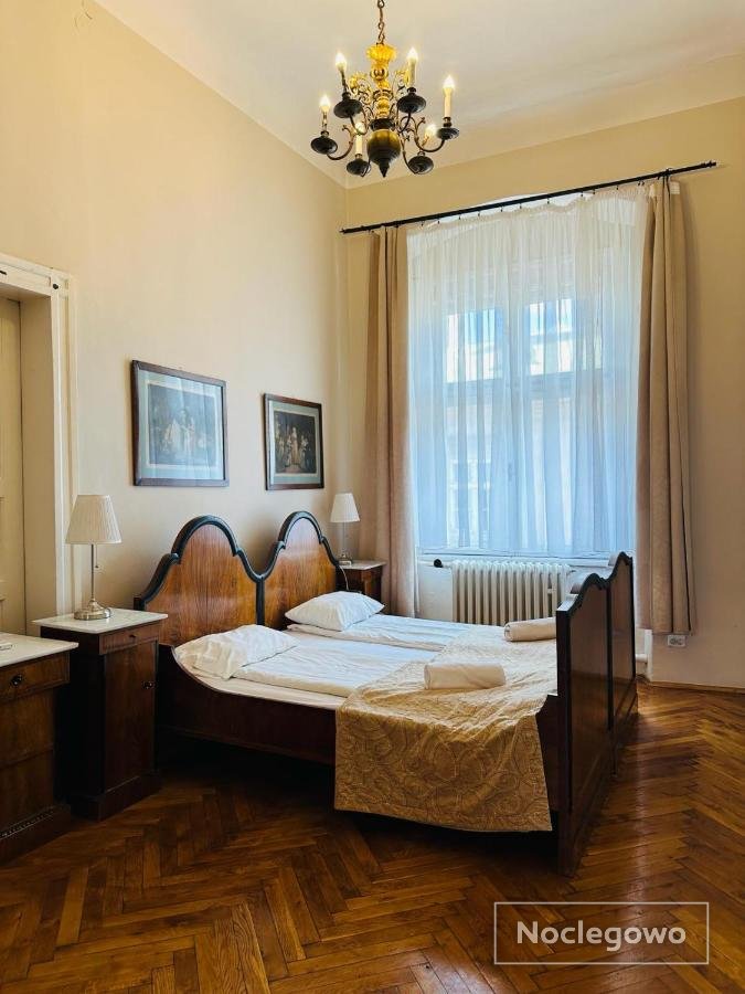 Main Market Square Apartments