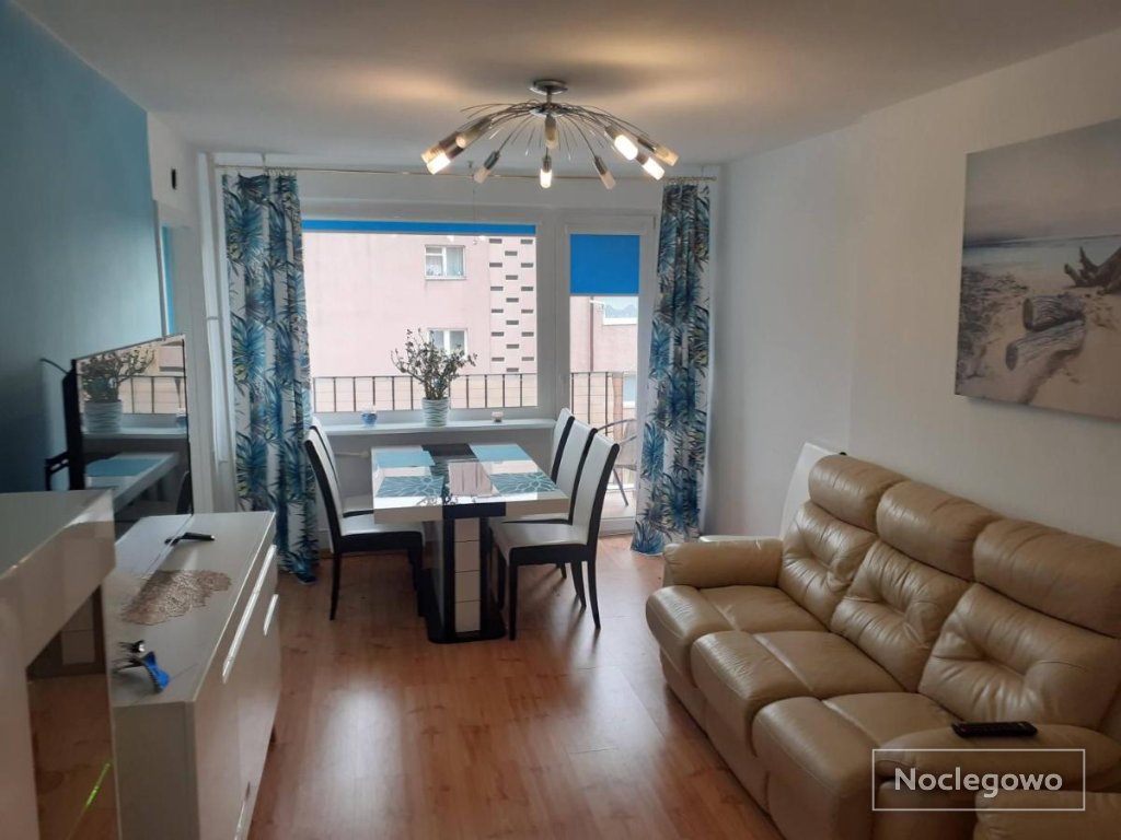 APARTAMENT LAZUROWY