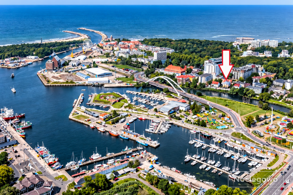 lokalizacja - Villa Kapitańska blisko Plaży Centralnej i Latarni Morskiej. Dzielnica Portowa.