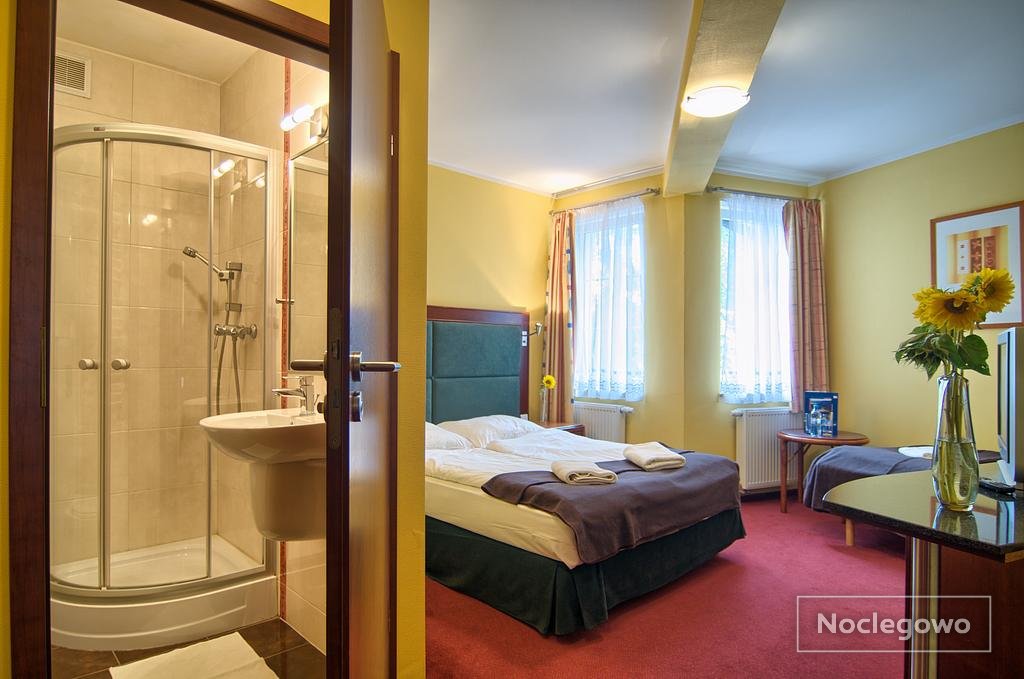 Pensjonat Etna. Komfortowe pokoje, restauracja z lokalną kuchnią, sauna fińska