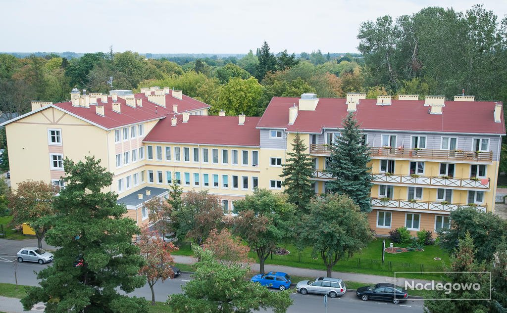 Sanatorium Łączność - widok od ul. Warzelnianej - Sanatorium Uzdrowiskowe Łączność