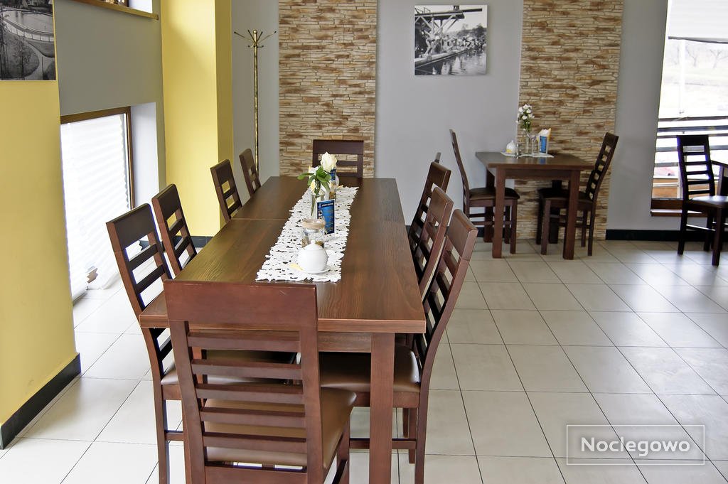 Restauracja - Restauracja&Noclegi ,,NAD BASENEM''