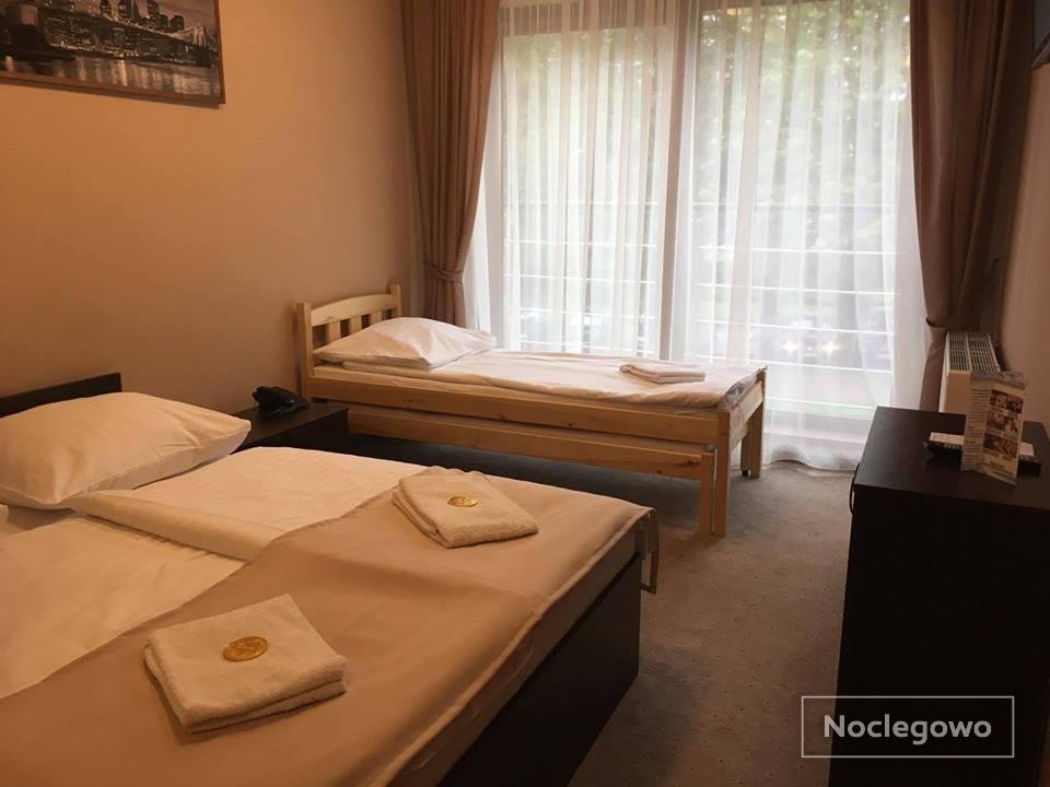 Restauracja&Noclegi ,,NAD BASENEM''