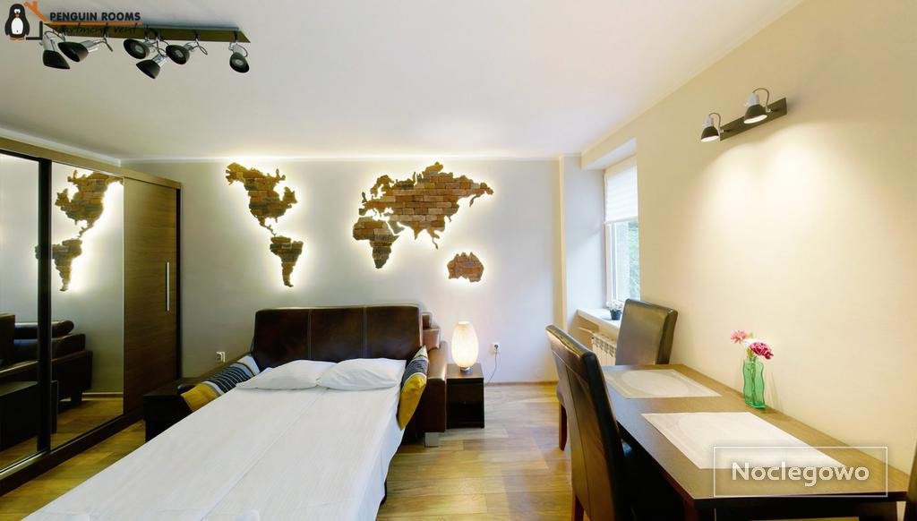 Penguin Rooms 1216