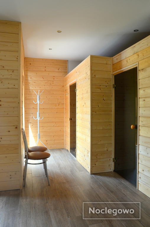 sauna w domku przy basenie - Leśny Zakątek