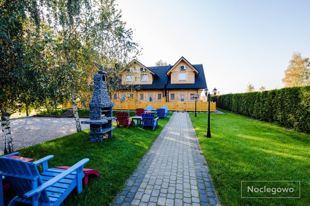 Obiekt z zewnątrz - Skansen Holiday - domki regionalne w sąsiedztwie jeziora