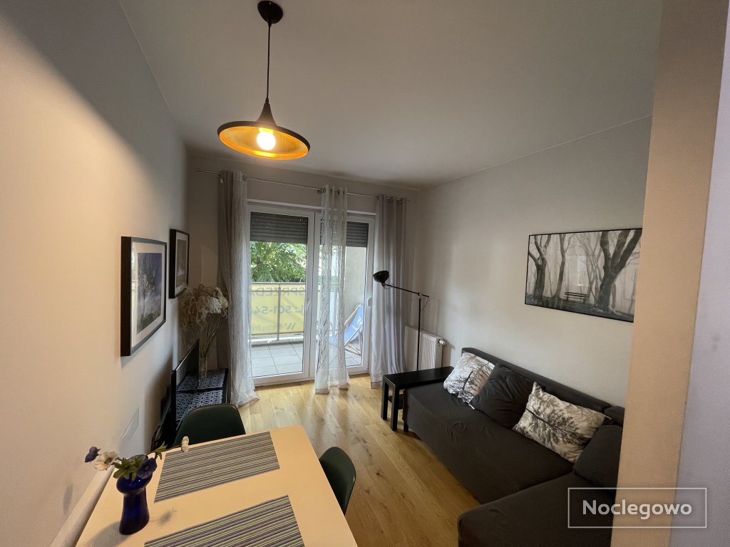 WrocApart | Apartament z ogródkiem i tarasem przy Jesionowej