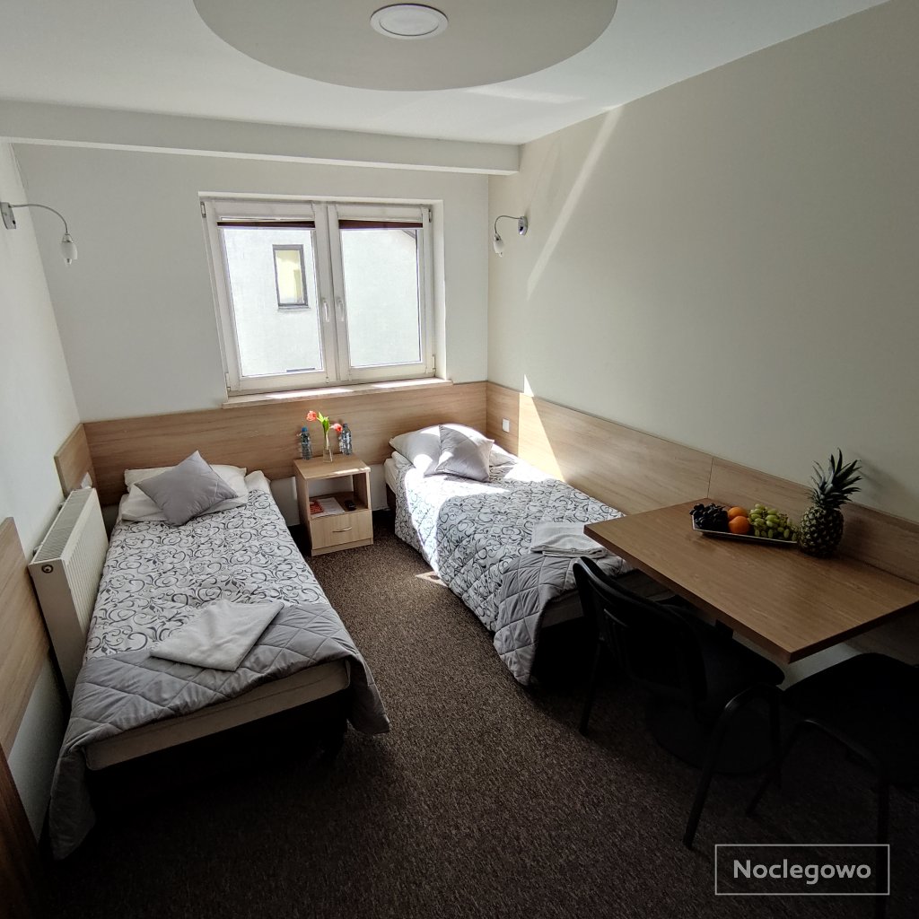 Hotelik Gold ,Przestronne pokoje, kuchnia, konferencję, parking gratis