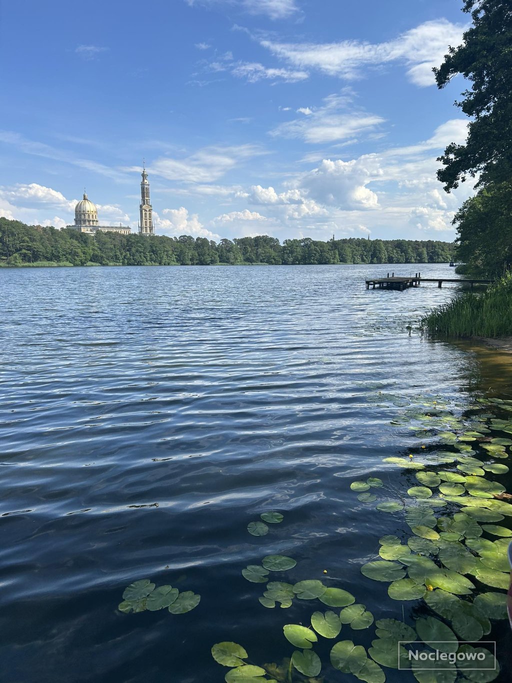DOMKI NAD JEZIORAMI NIEDŹWIADY