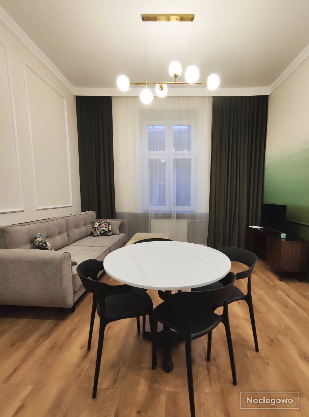 Klimatyczne apartamenty w centrum Łodzi - na ul.Piotrkowskiej