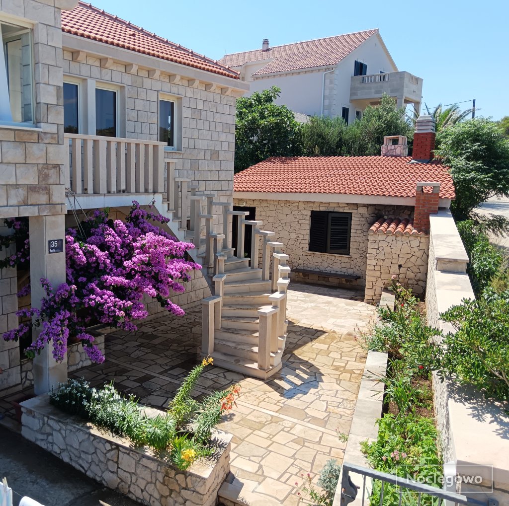 Large apartment near the sea