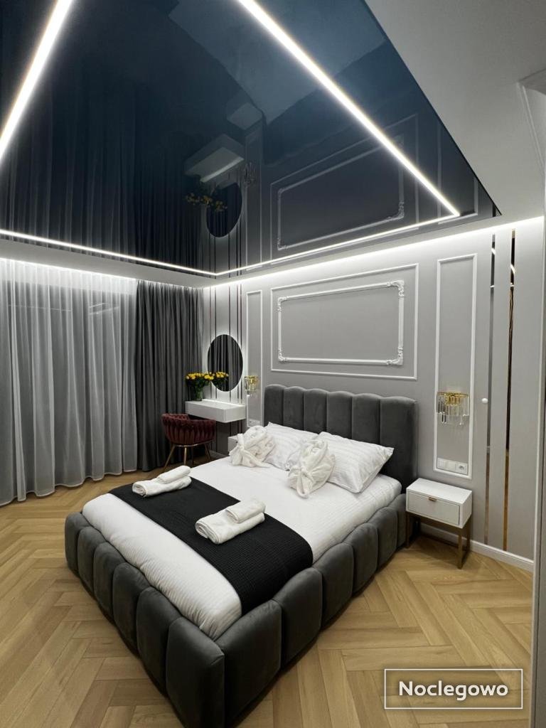 Paris in Cracow Apartment