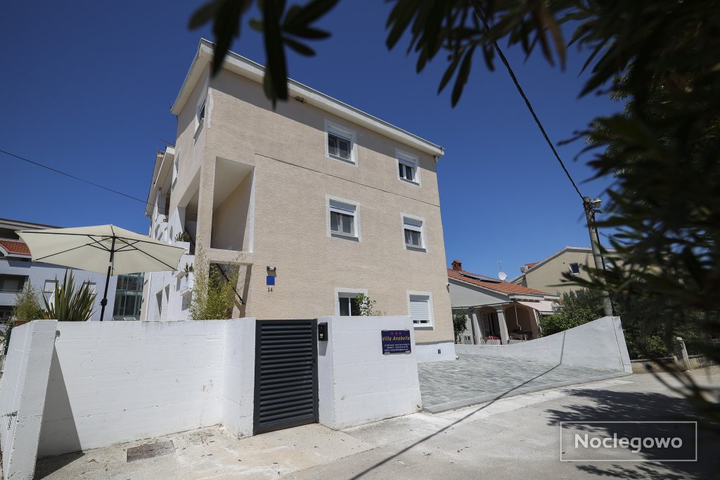 VILLA ANABELLA I & II & III_100m z morza, Zadar, Croatia