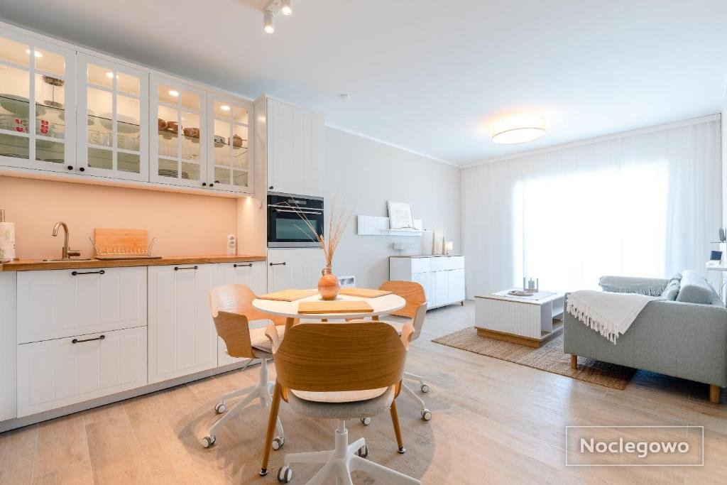 Lakeside Bliss - Cozy Retreat Just 500m from the Baltic Sea