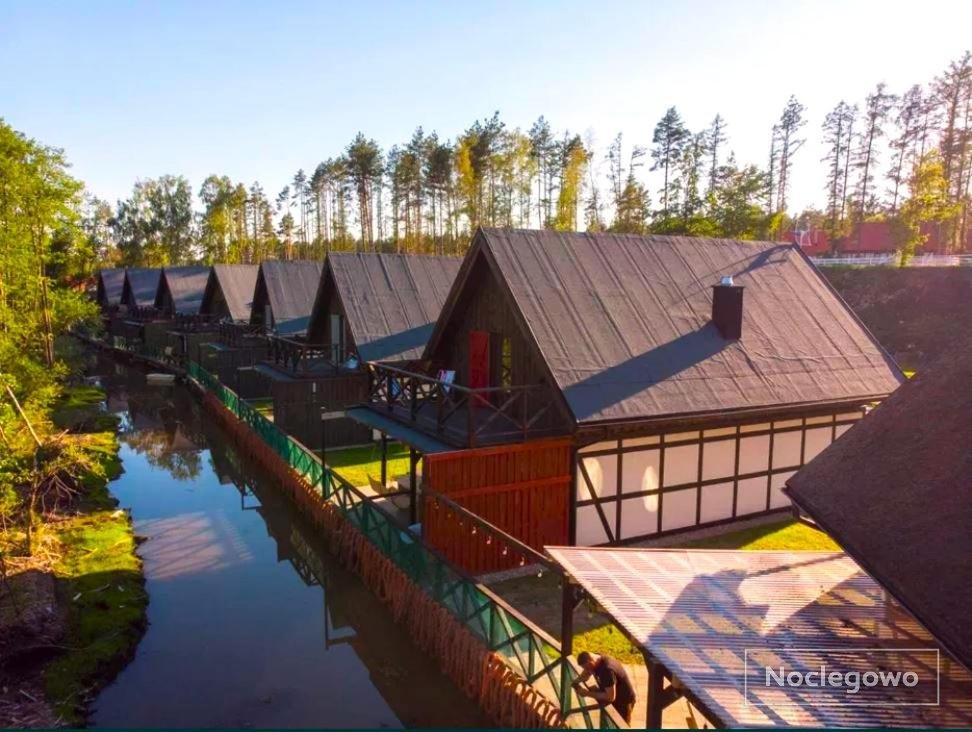 RUMIANA CHATA w Kaszubskiej Wenecji