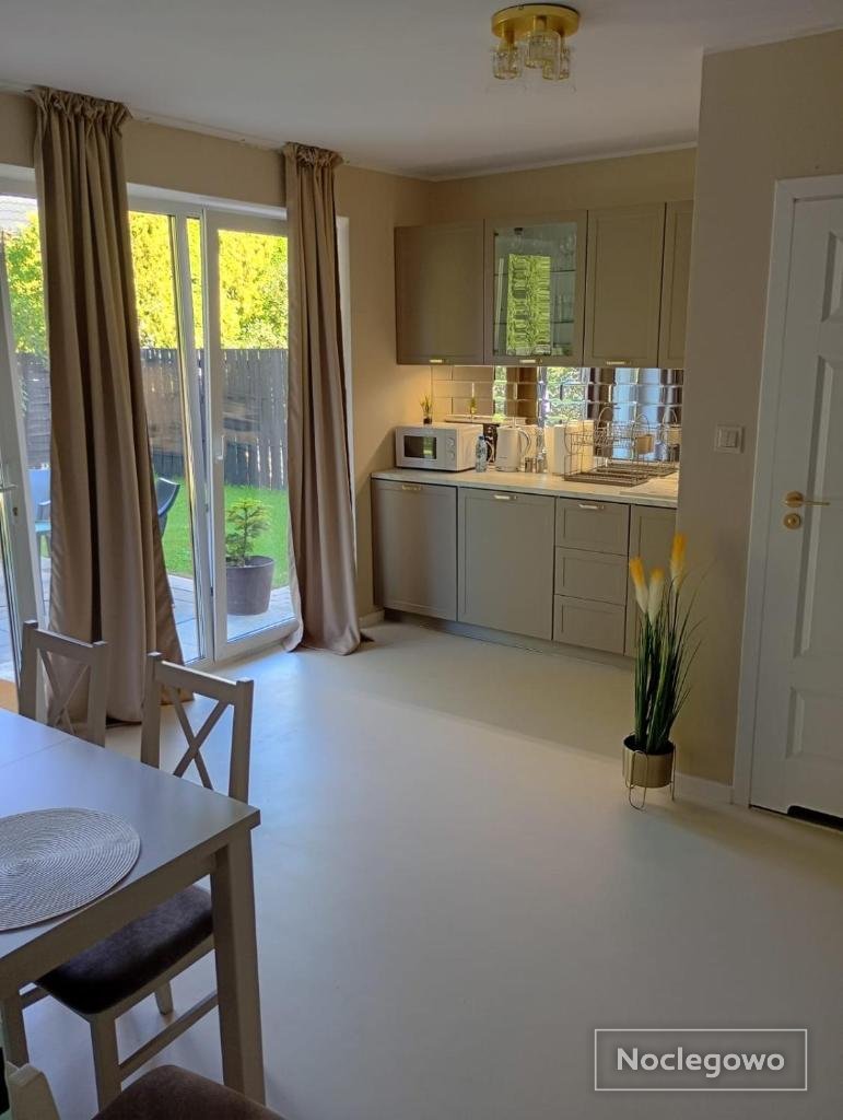 House Apartment z ogródkiem