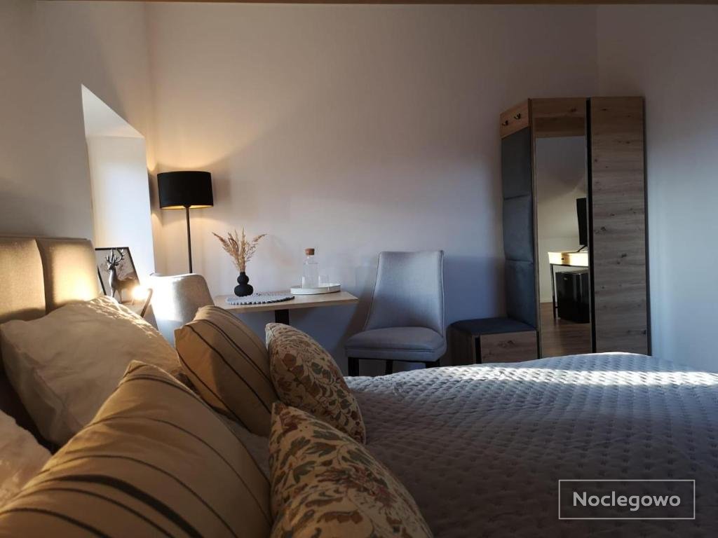 Dom w Sadzie Frydrychówka