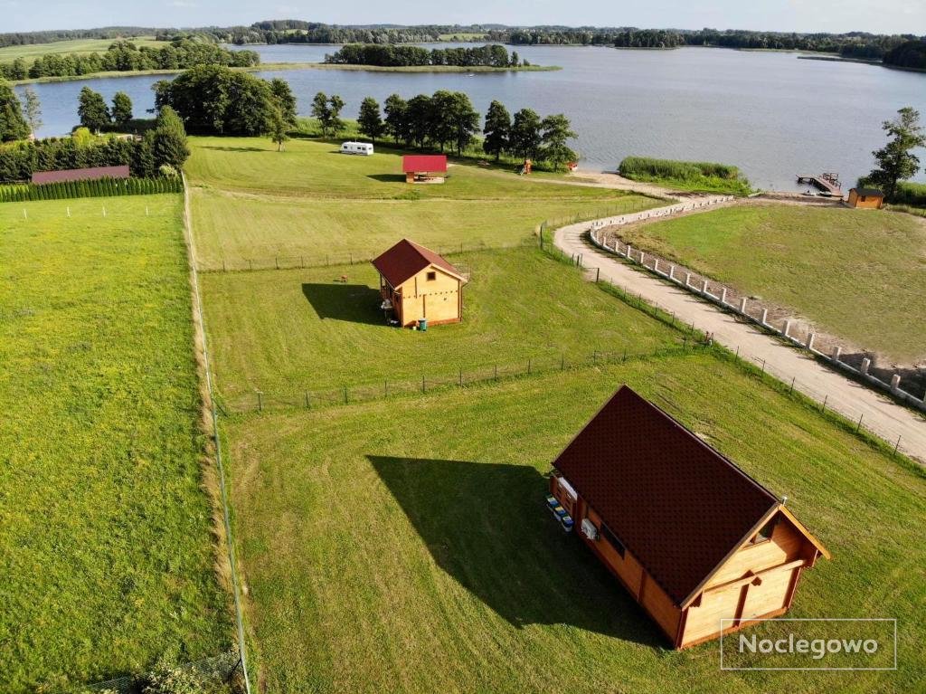 Domek nad jeziorem Alicja, Giże