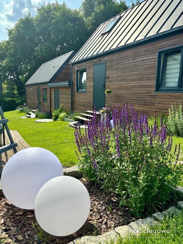 Lawendowo- sauna, jacuzzi, domki w ogrodzie i apartamenty w kamienicy