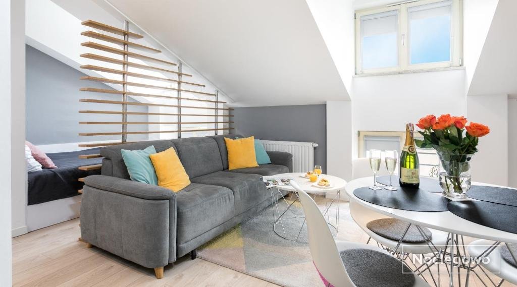 Topolowa Apartment, next to Main Station