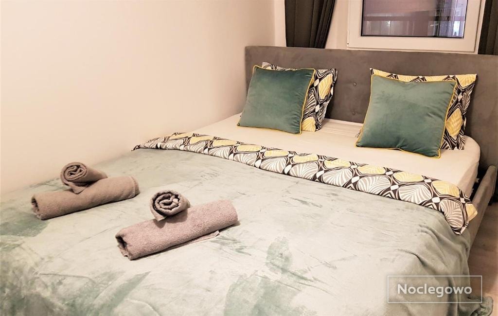 Centrum Warszawy - City Center the best places, metro Centrum & Świętokrzyska, partial view of the Palace of Culture