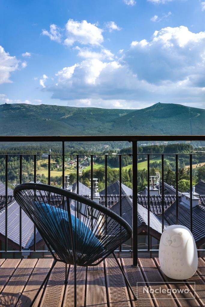 Słoneczny apartament z widokiem na góry