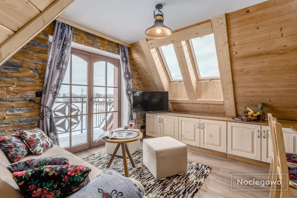 Hej Giewont , Apartament ze Skosami