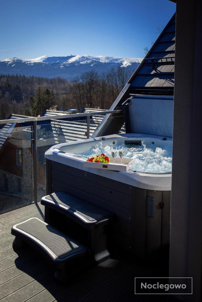 Kras-Resort Apartament 301 i 303 z widokiem na góry, prywatnym jacuzzi na tarasie i sauną