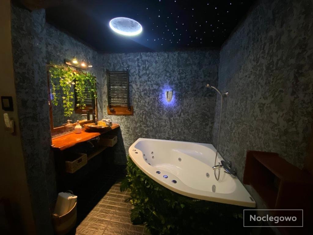 Tropicana Jacuzzi Apartment