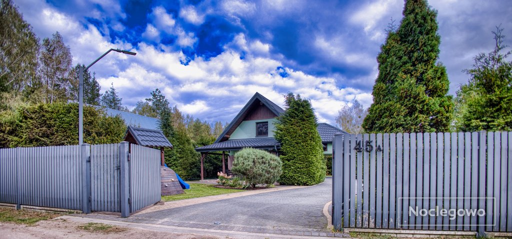 Domki całoroczne otoczone lasem 150 m od jeziora 