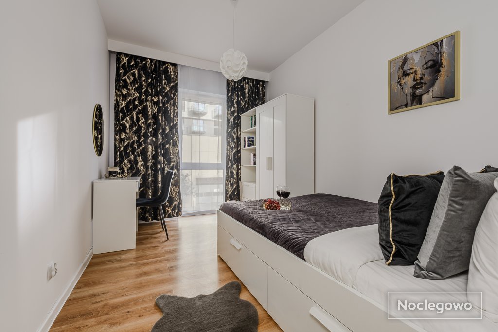 Lumina stylish apart with parking in City Center