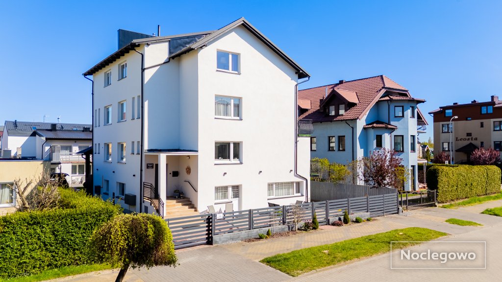 Willa Bliźniak, Pokoje i Apartamenty z wyżywieniem, blisko morza