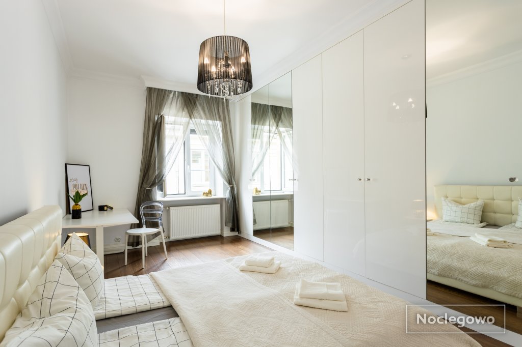 Golden Apartments Warsaw – Elegant Stay, Podwale Street