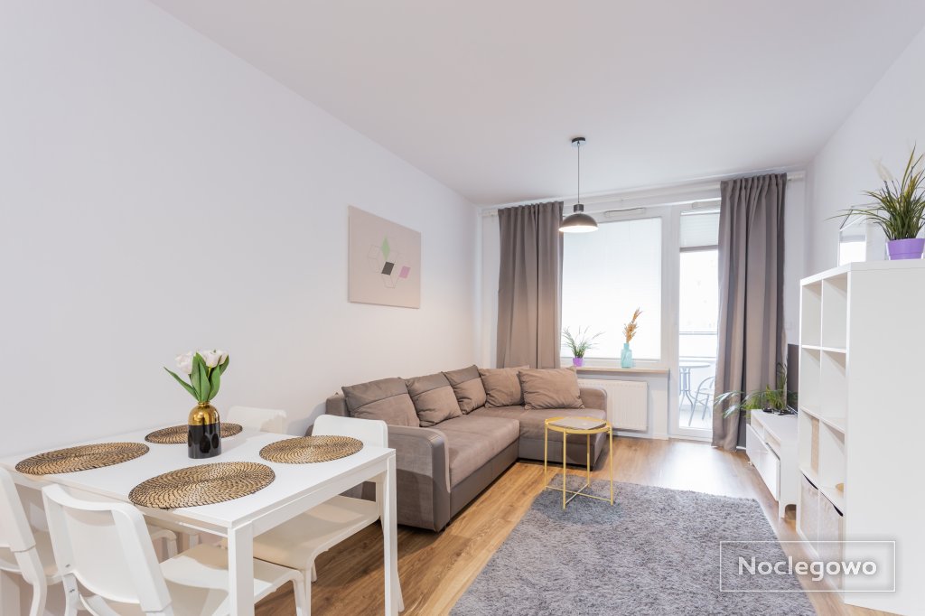 Golden Apartments Warsaw - Big and Bright Stylish Apartments  - Pereca 75