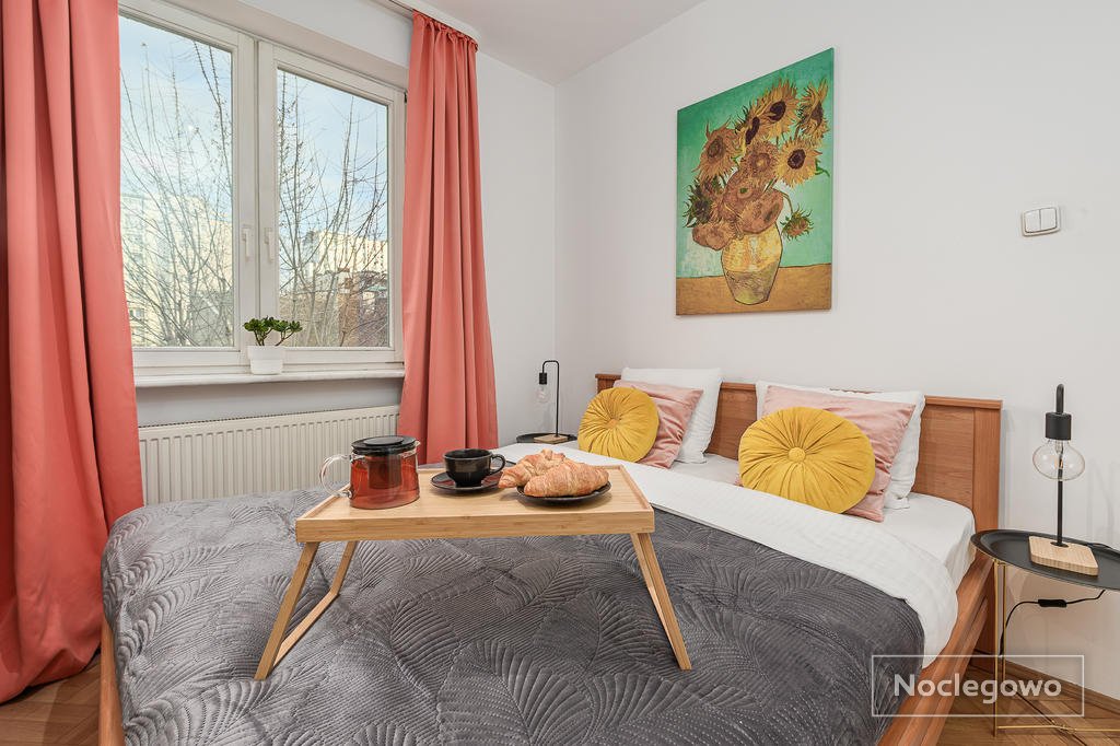 Lumina apartment for family in the center of Warsaw