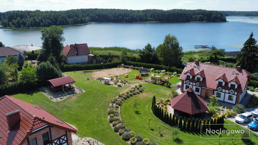 Noclegi nad jeziorem, apartamenty i domy nad jeziorem-Uroczysko Lutówko