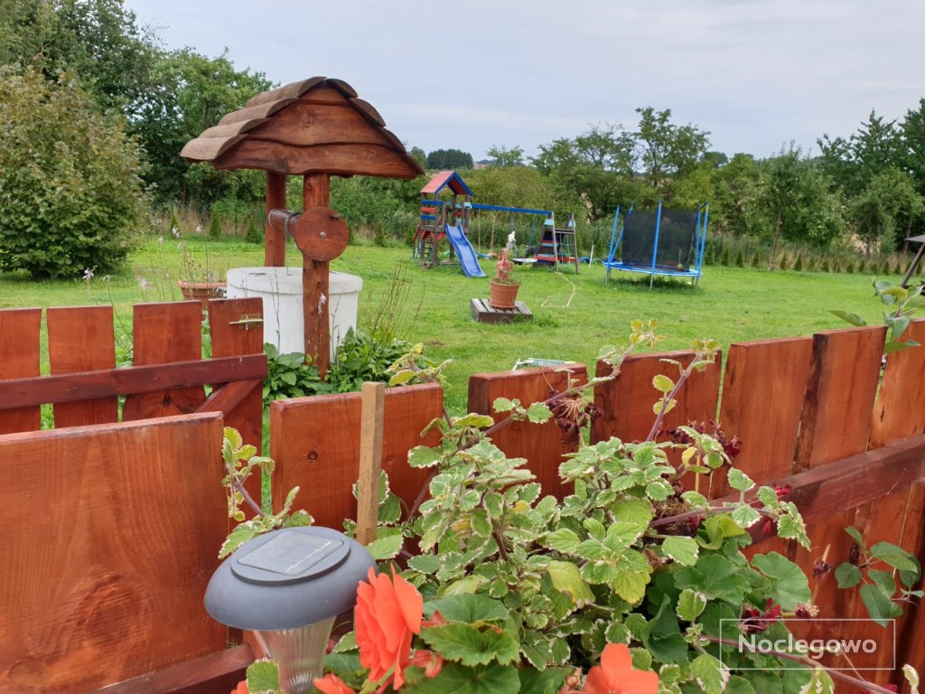 Komfortowe mieszkanie na wsi z tarasem niedaleko plaży i jezior